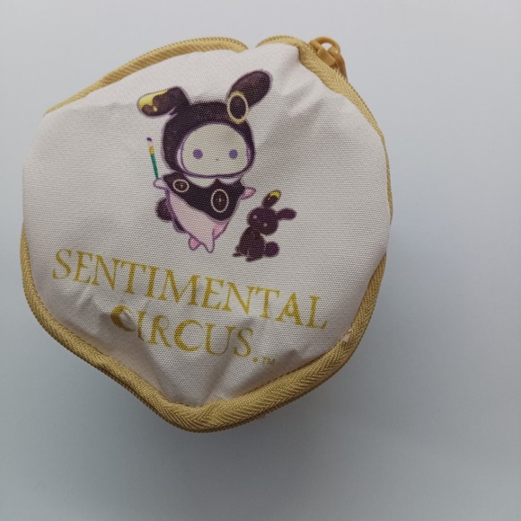 Sentimental circus round zipper pouch - Picture 7 of 9